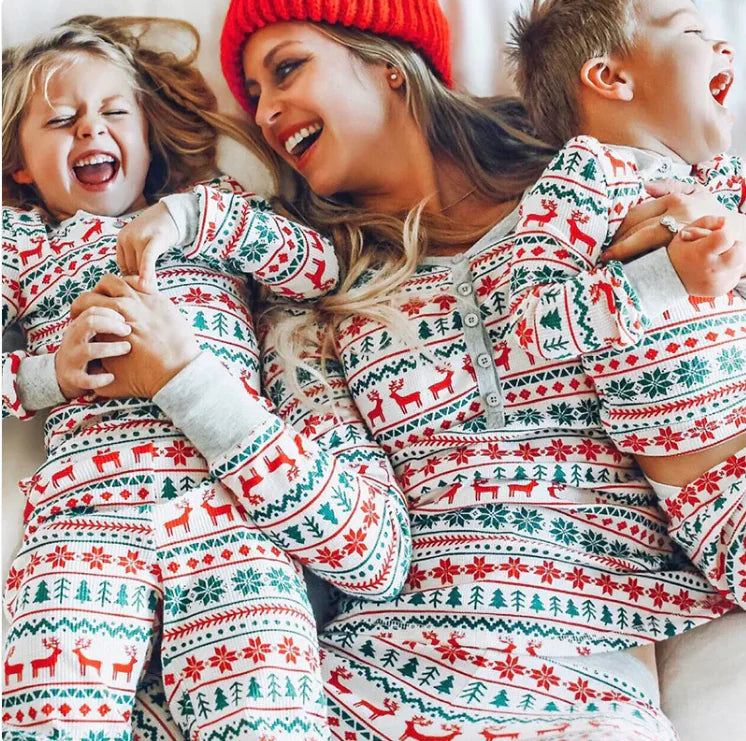 Cozy Family Holiday Outfits